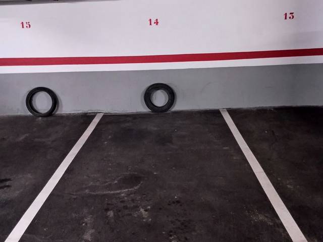 Garaje en Alquiler en Carrer de Carreras i Candi, 7 en Sants-Badal