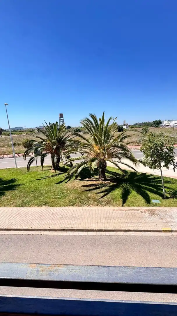 Außenansicht von Einfamilien-Reihenhaus zum Verkauf in Puçol mit Heizung, Terrasse und Balkon