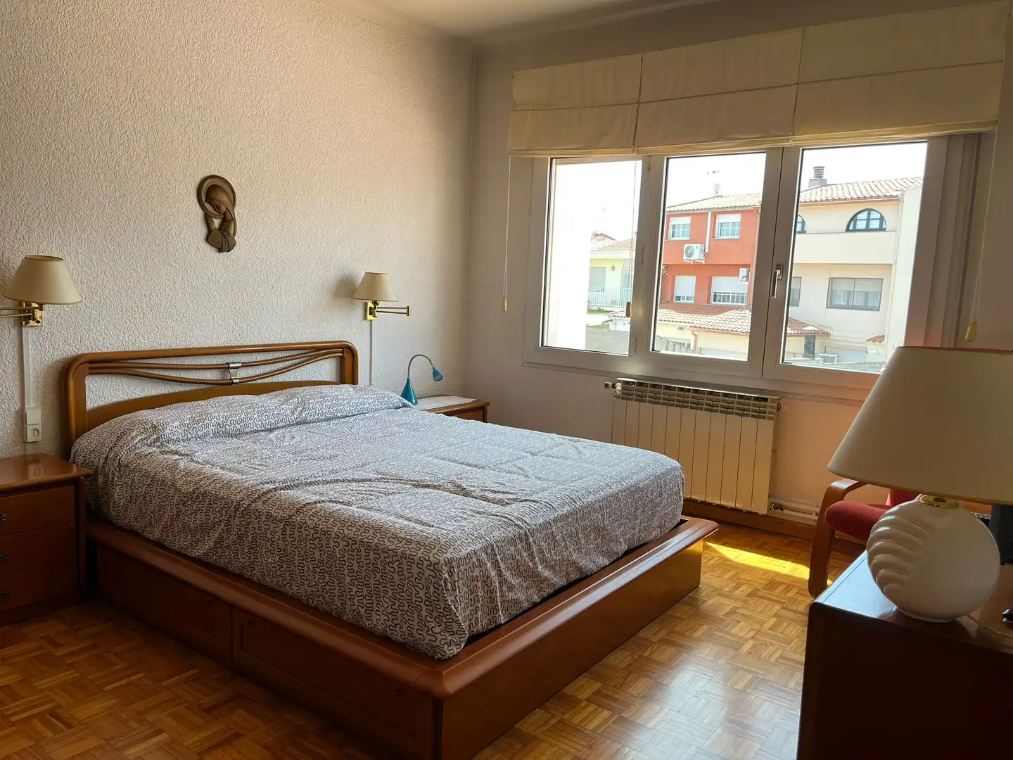 Habitación de Casa adosada en venta en Esparreguera con Calefacción, Trastero y Amueblado