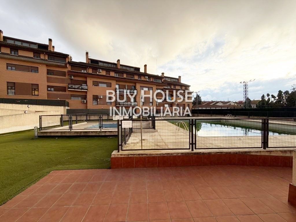 Außenansicht von Maisonette zum verkauf in Olías del Rey