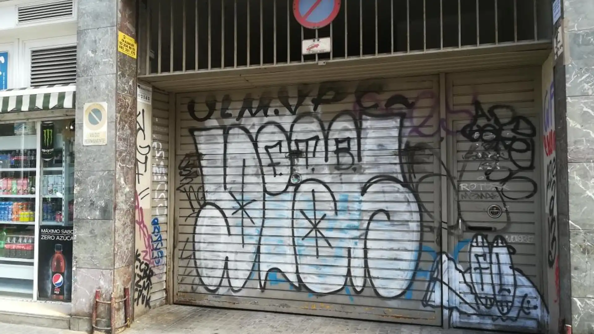 Vista exterior de Garaje de alquiler en  Barcelona Capital