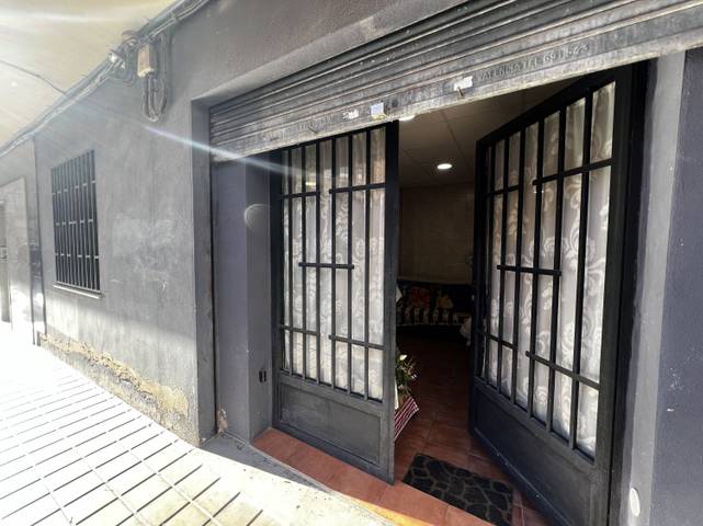 Local comercial en Alquiler en Lepanto en Ensanche - Parque del Oeste