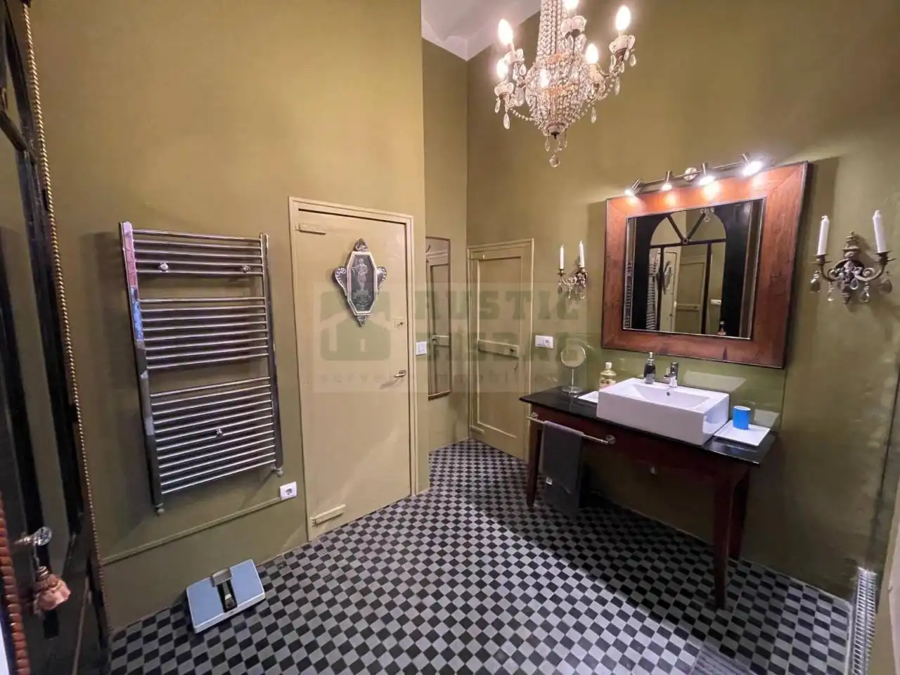 Badezimmer von Country house zur Miete in Navata mit Klimaanlage, Heizung und Privatgarten