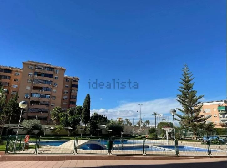 Vista exterior de Pis de lloguer en Alicante / Alacant amb Aire condicionat, Calefacció i Jardí privat