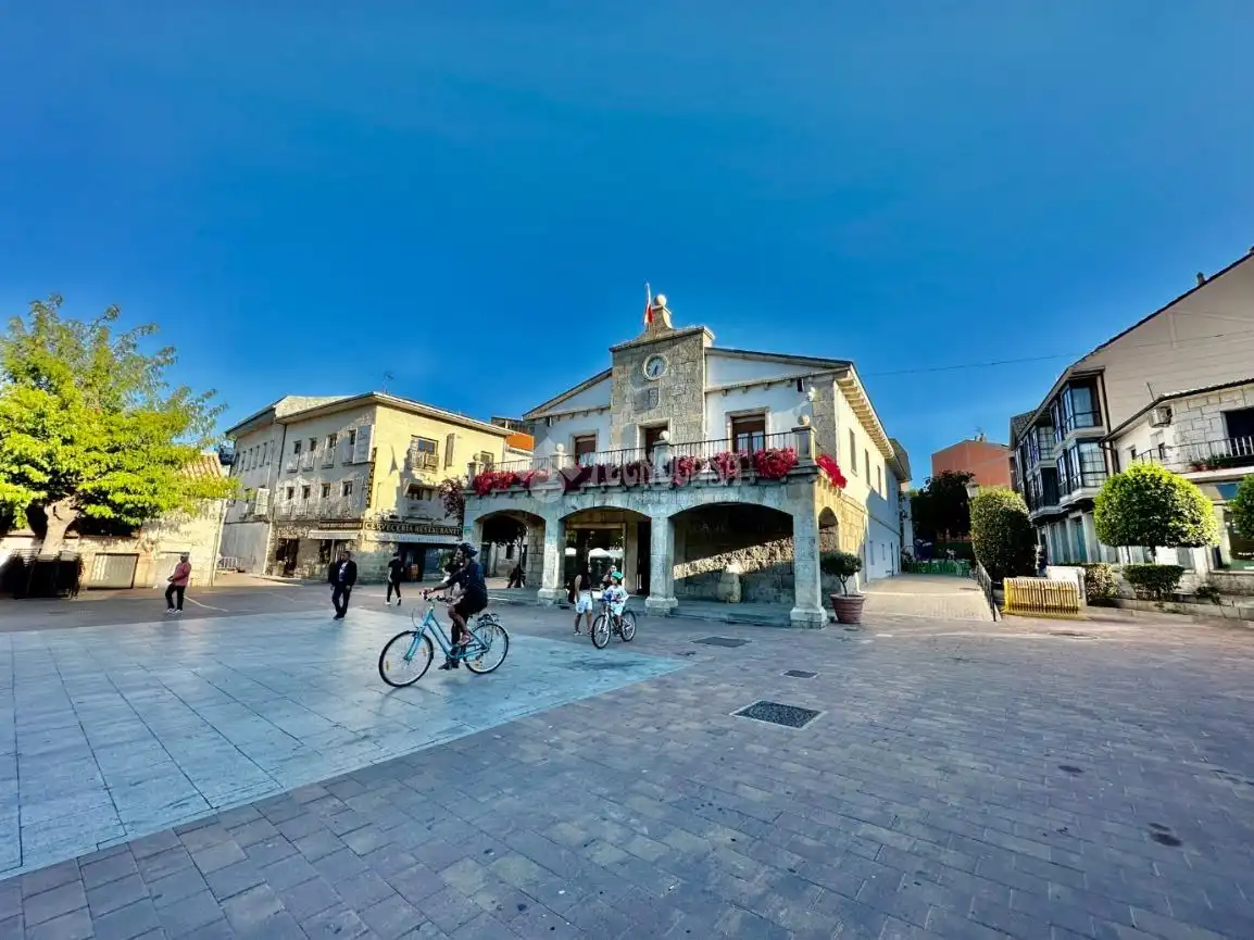 Vista exterior de Pis en venda en Galapagar amb Calefacció, Terrassa i Traster