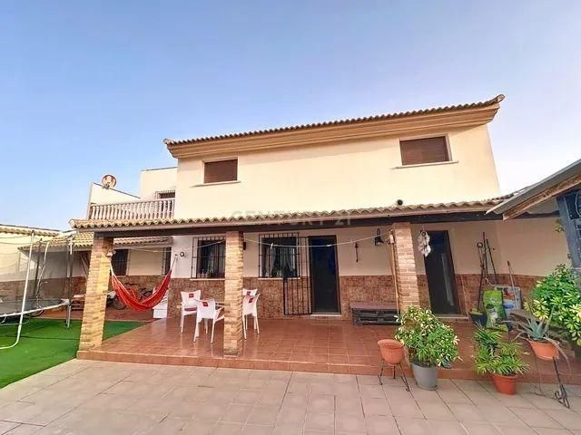 Exterior view of House or chalet for sale in Humilladero