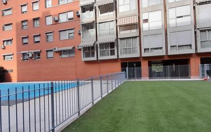Piscina de Pis en venda en  Madrid Capital amb Aire condicionat, Calefacció i Parquet