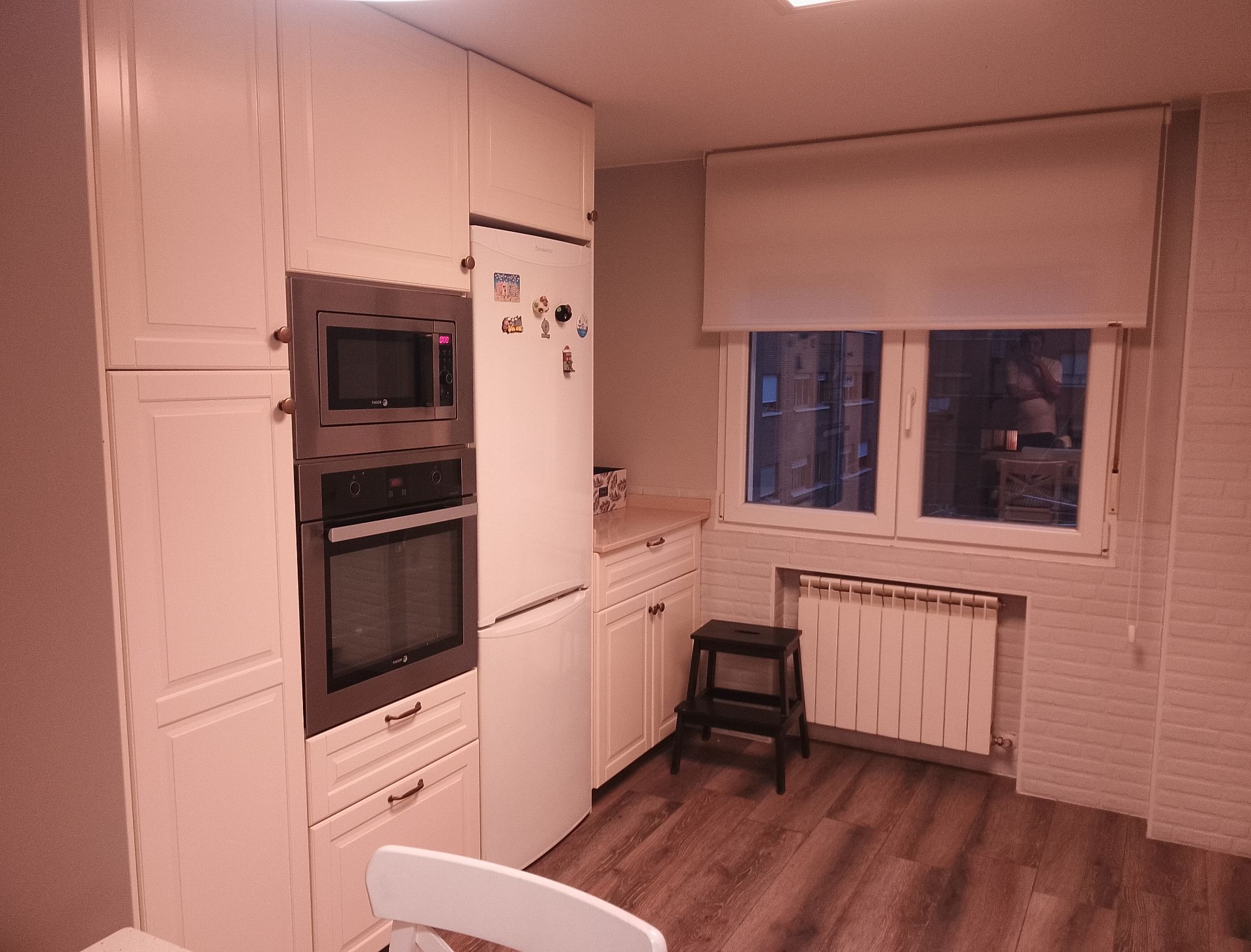 Cuina de Pis en venda en Gijón  amb Calefacció, Parquet i Moblat