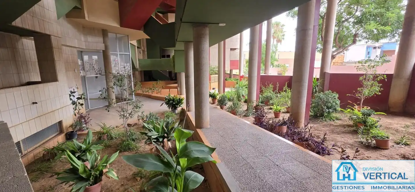 Ground floor for sale in Manises  with Storage room