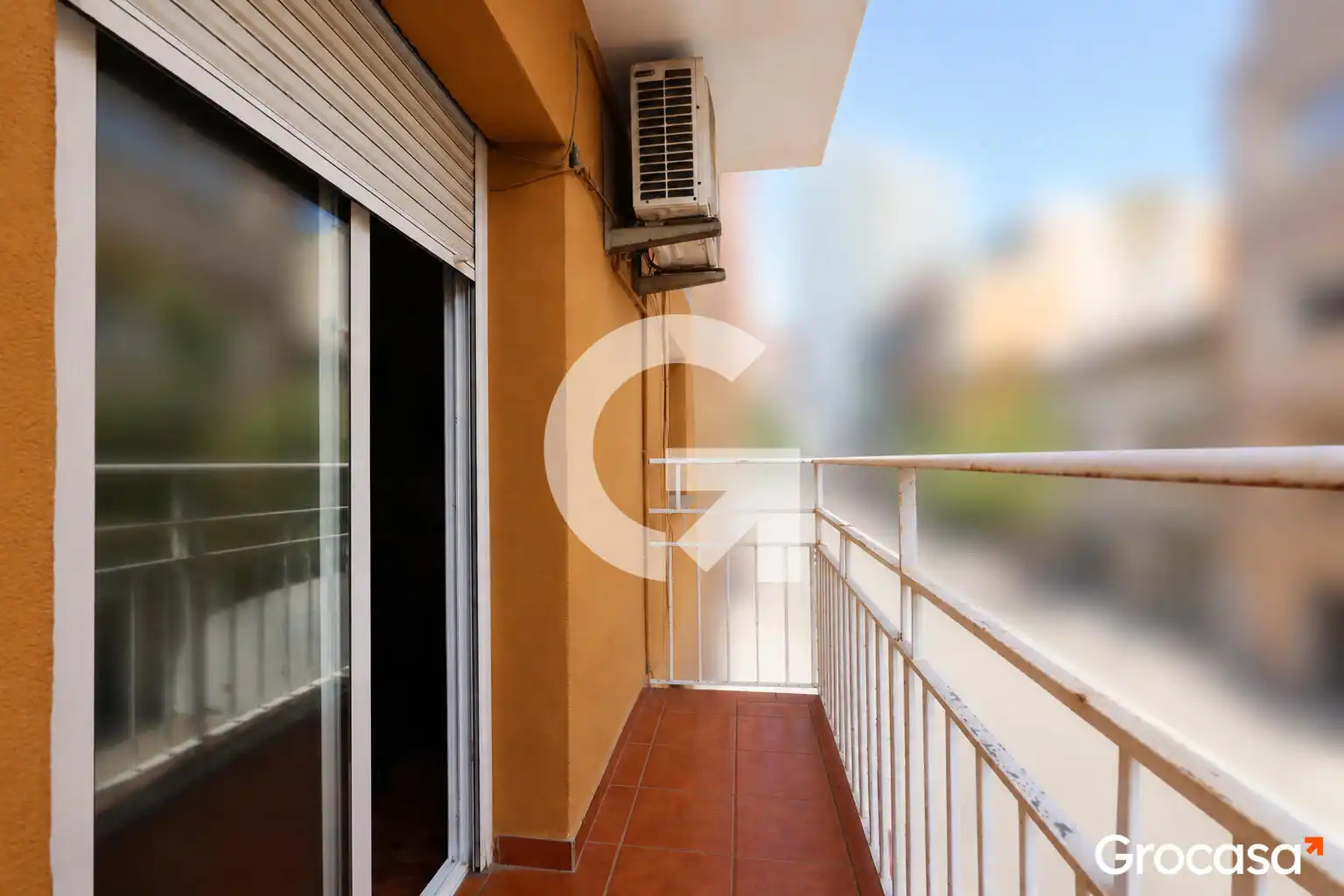 Terrasse von Wohnung zum Verkauf in Sant Boi de Llobregat mit Klimaanlage, Heizung und Möbliert