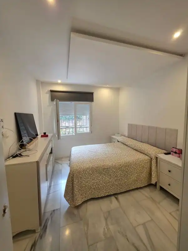 Habitación de Planta baja en venta en Torremolinos con Aire acondicionado, Calefacción y Jardín privado
