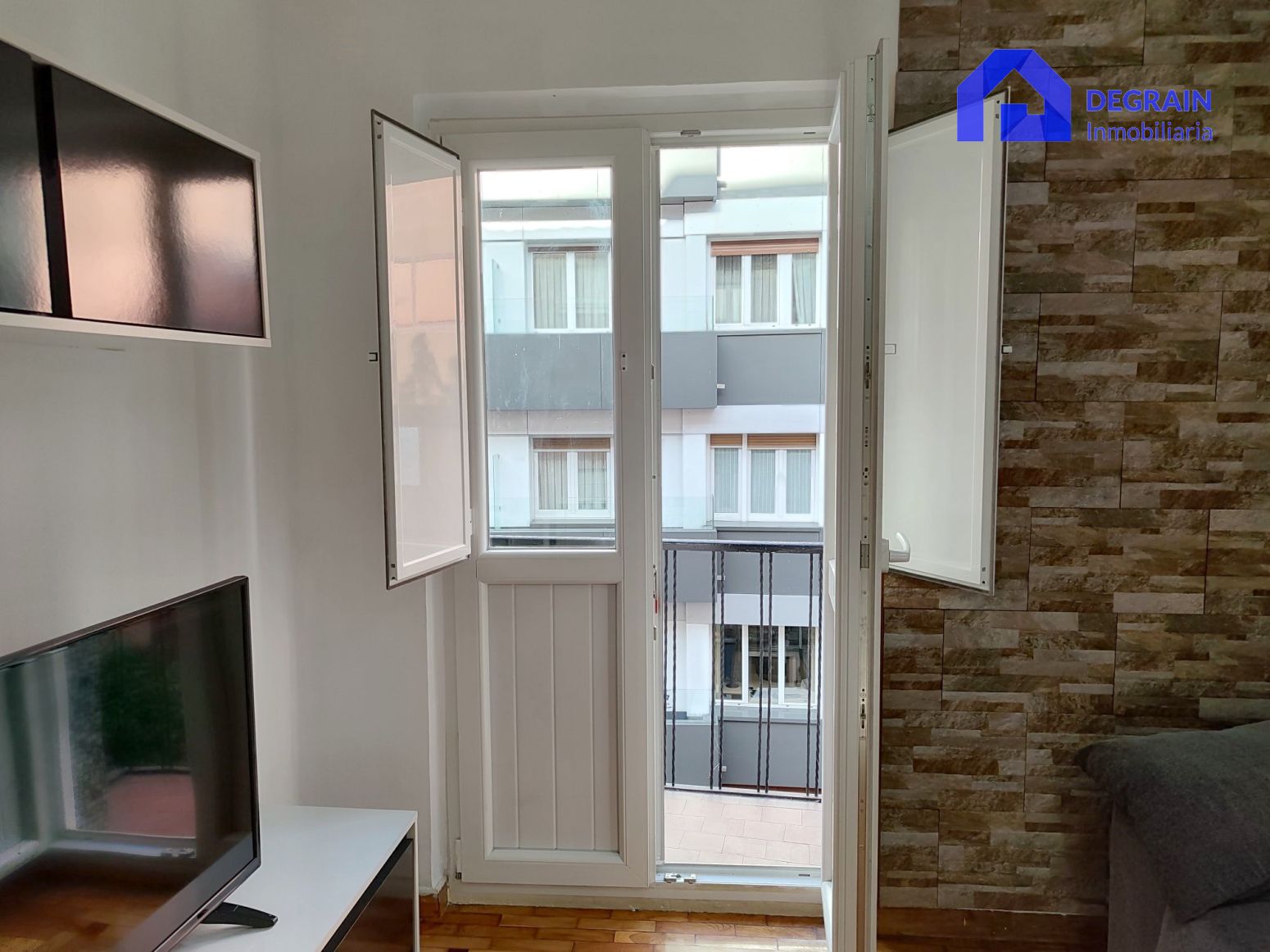 Terrasse von Gebaude zur Miete in Oviedo 