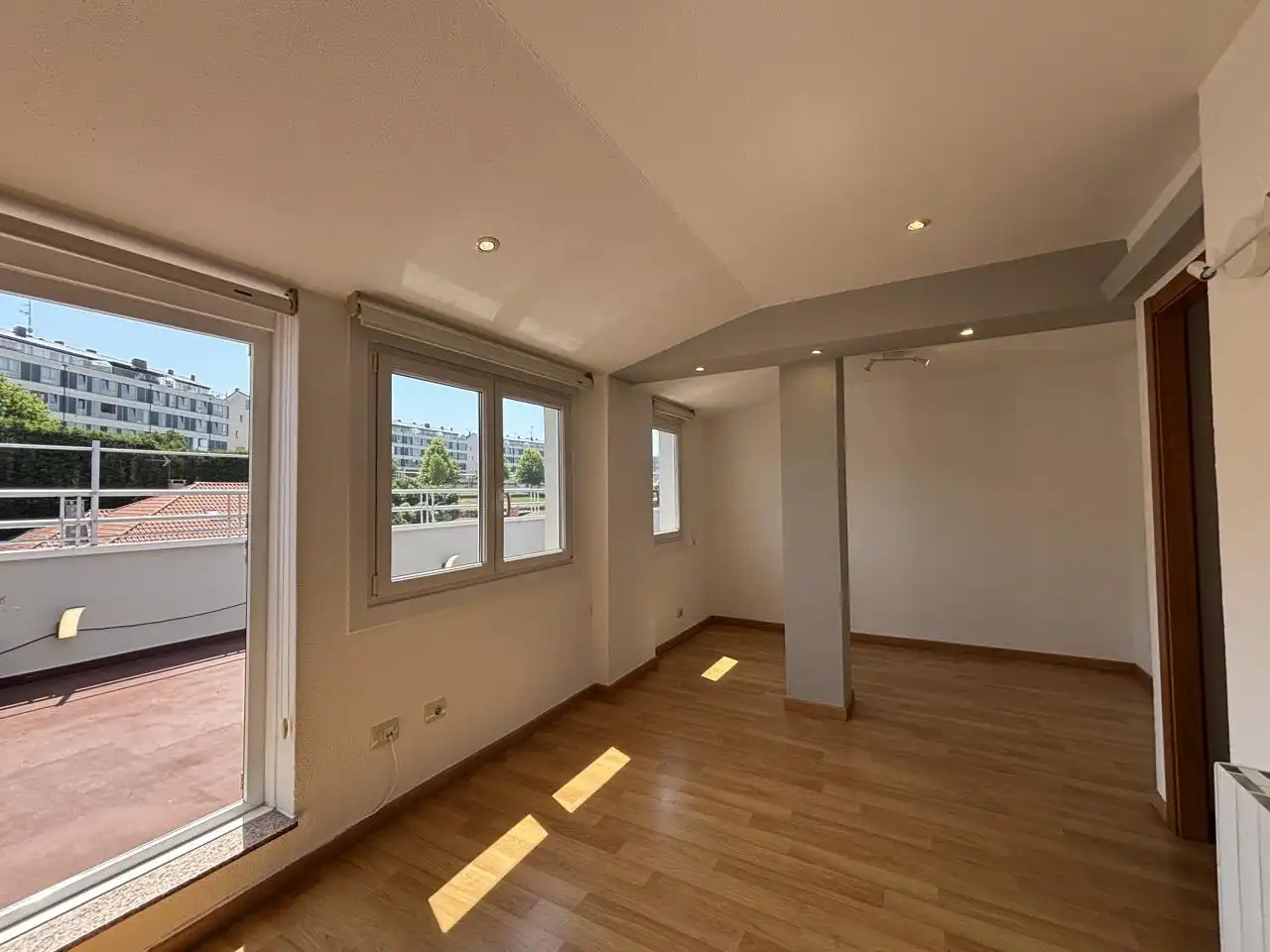 Sala d'estar de Pis en venda en Oleiros amb Terrassa