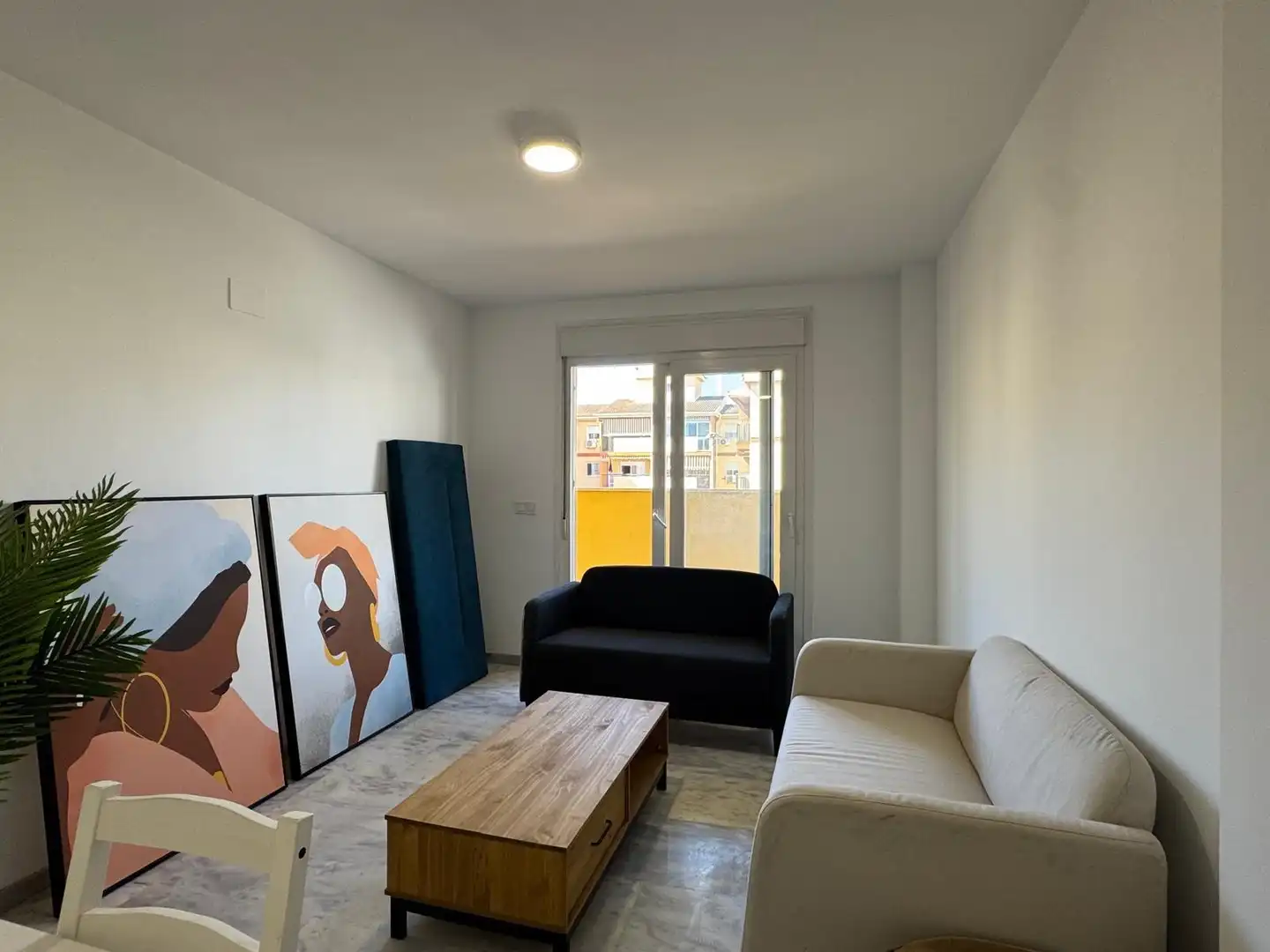 Sala d'estar de Apartament en venda en Rincón de la Victoria amb Jardí privat, Terrassa i Traster