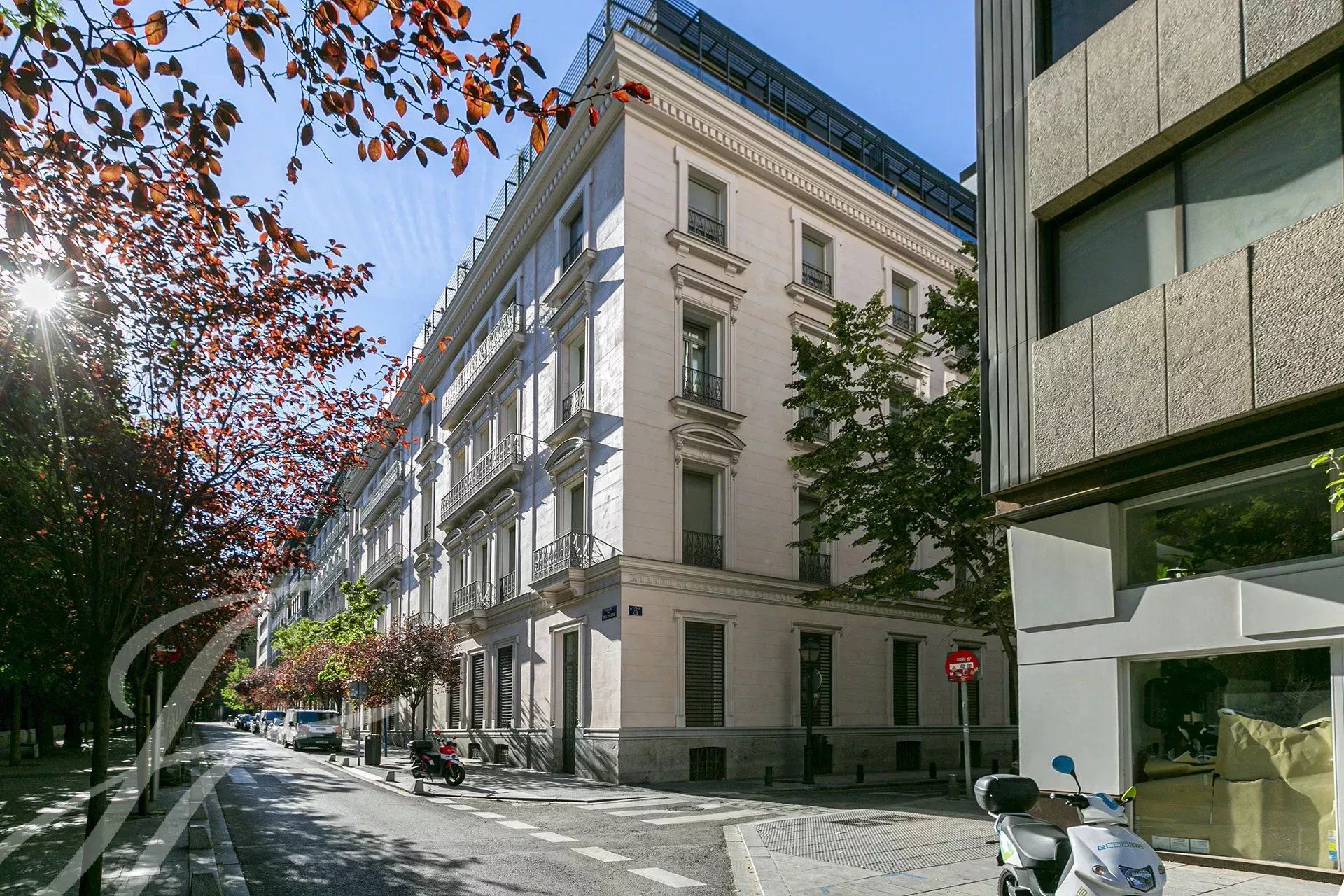 Exterior view of Premises for sale in  Madrid Capital  with Air Conditioner