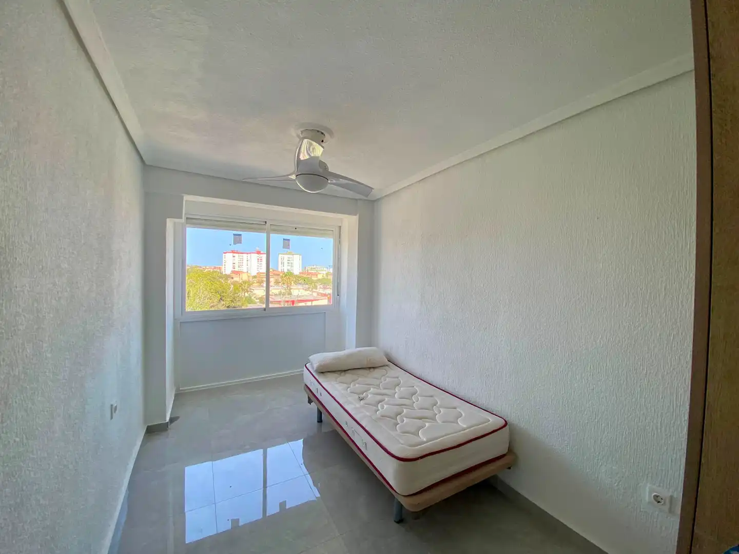 Schlafzimmer von Wohnung zum Verkauf in Alicante / Alacant