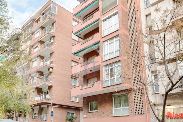 Piso en Venta en Carrer de Nàpols en Fort Pienc