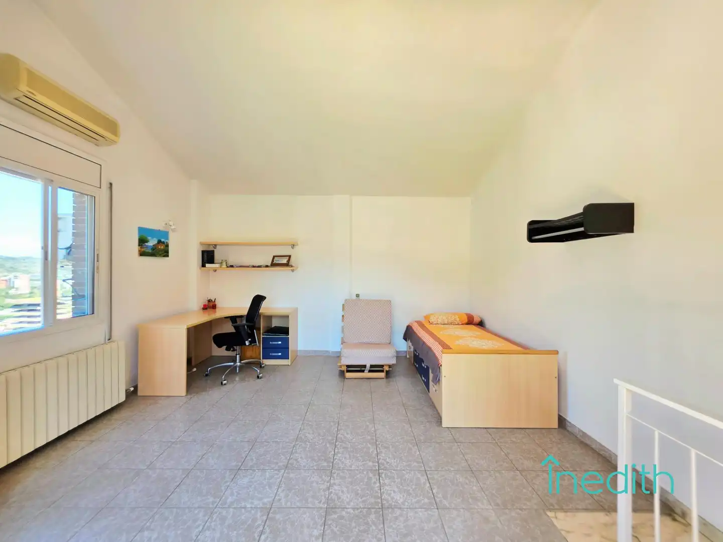 Dormitori de Casa o xalet en venda en Barcelona amb Aire condicionat, Calefacció i Terrassa