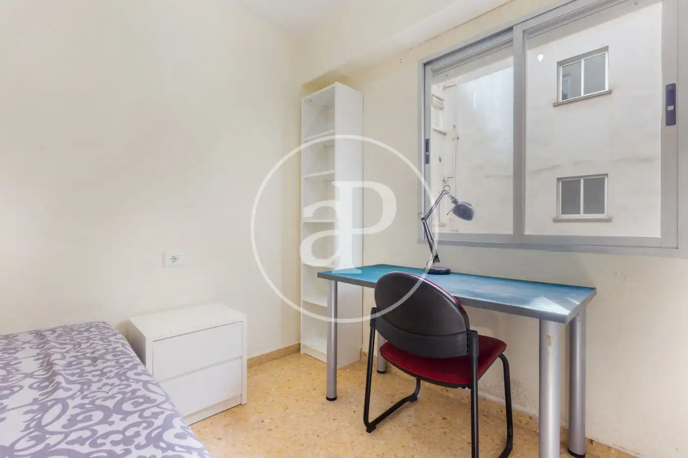 Bedroom of Flat for sale in Valencia  with Heating, Furnished and Balcony