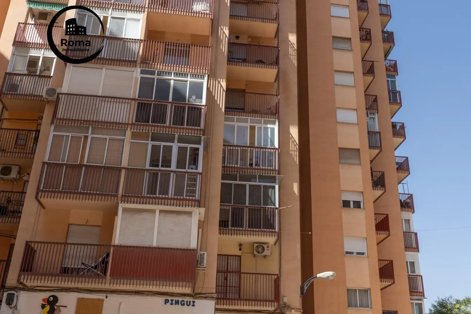 Vista exterior de Piso en venta en Granada con Terraza, Amueblado y Balcón