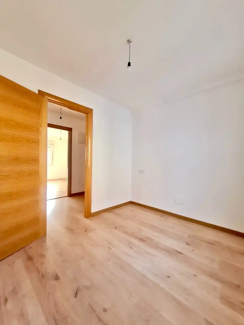 Pis en venda en Gijón  amb Jardí privat, Parquet i Traster
