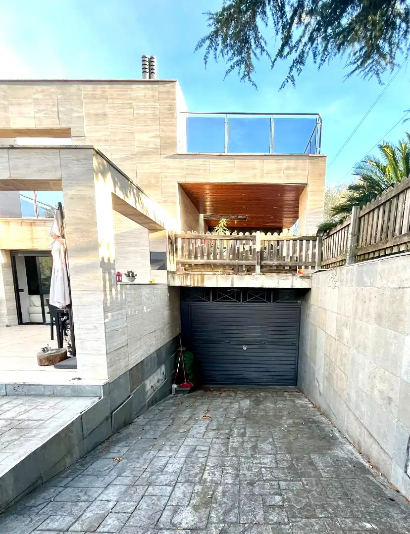 Chalet con terraza en venta en Carrer Mil Fulles, imagen 4