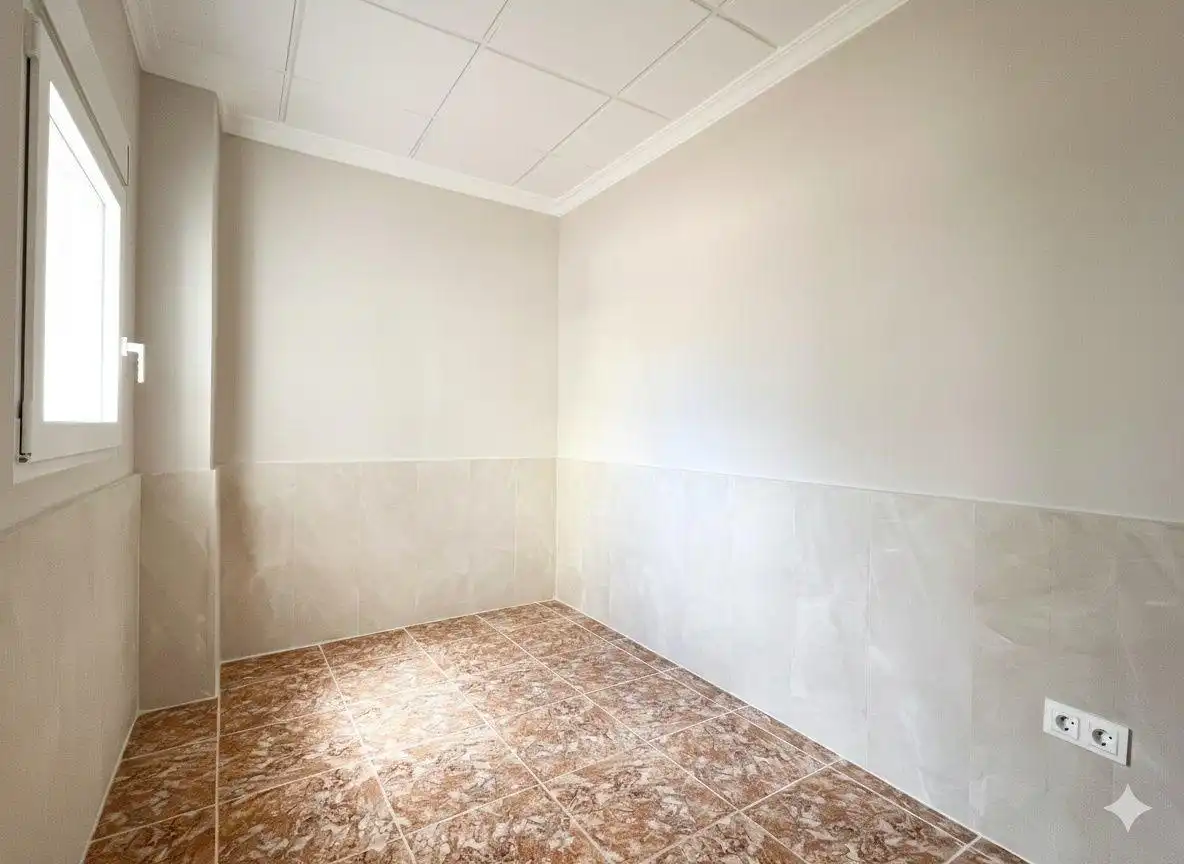 Bajo en venta en Puerto, imagen 2