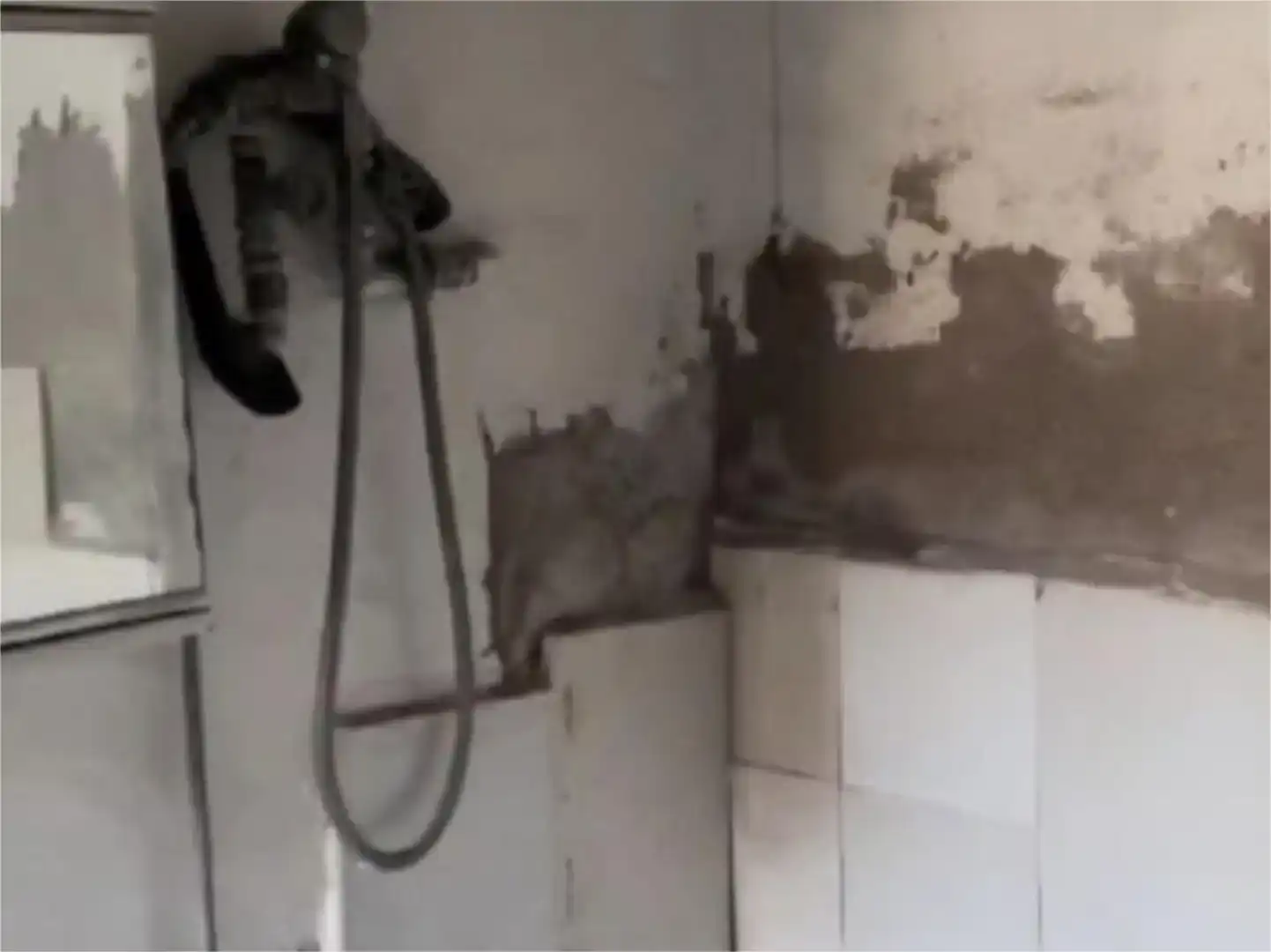 Badezimmer von Garage zum Verkauf in Algueña