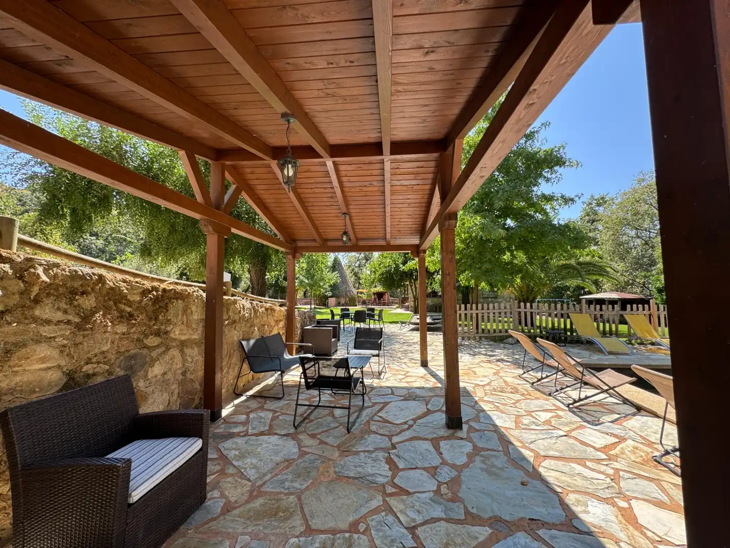 Terrassa de Casa o xalet en venda en Candeleda amb Aire condicionat, Calefacció i Jardí privat