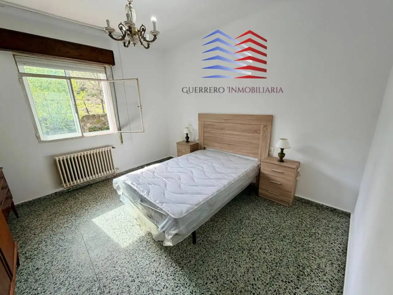 Dormitori de Casa o xalet de lloguer en San Cibrao das Viñas amb Calefacció, Terrassa i Moblat