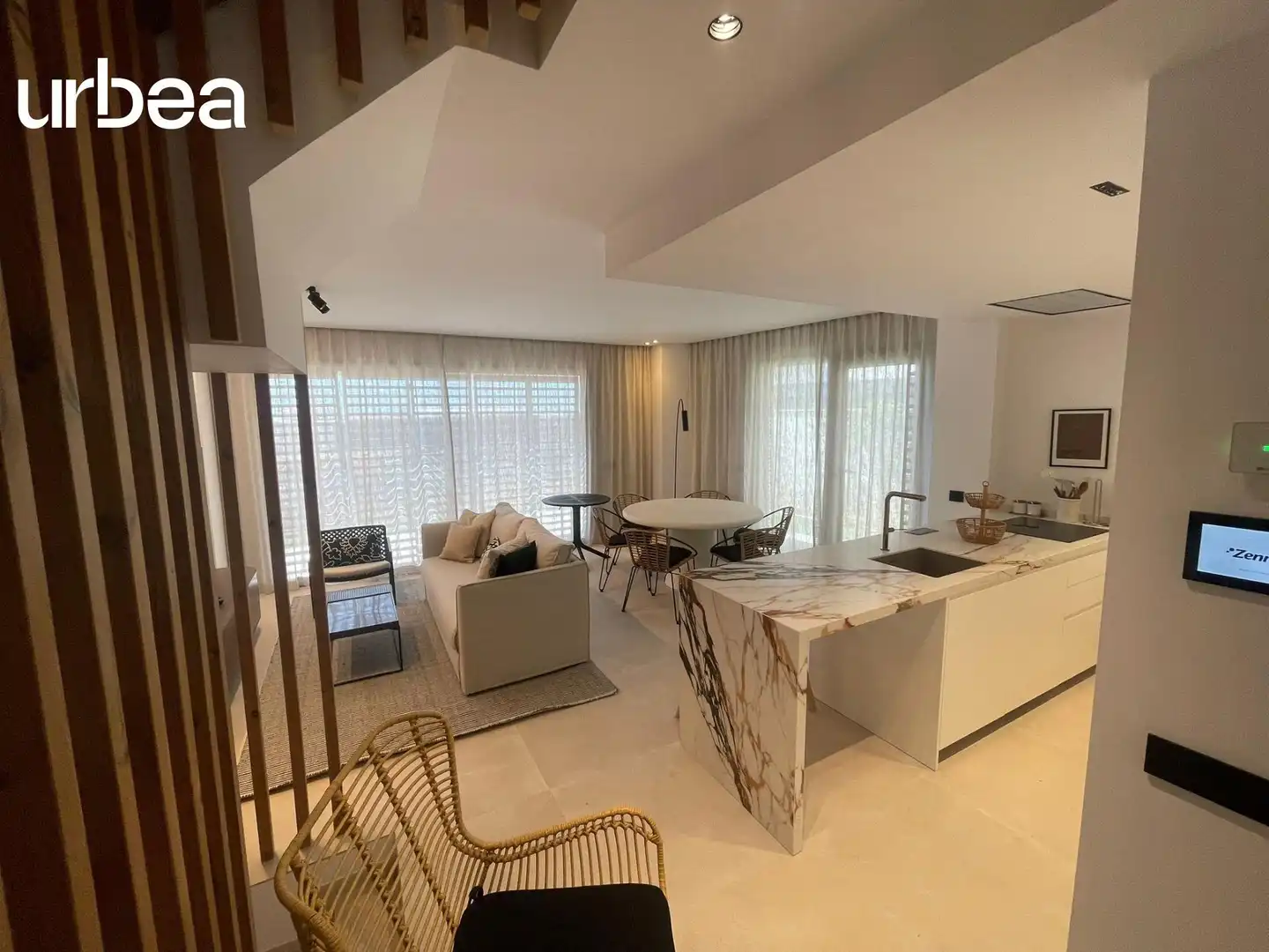Sala d'estar de Dúplex en venda en Málaga amb Aire condicionat, Calefacció i Jardí privat