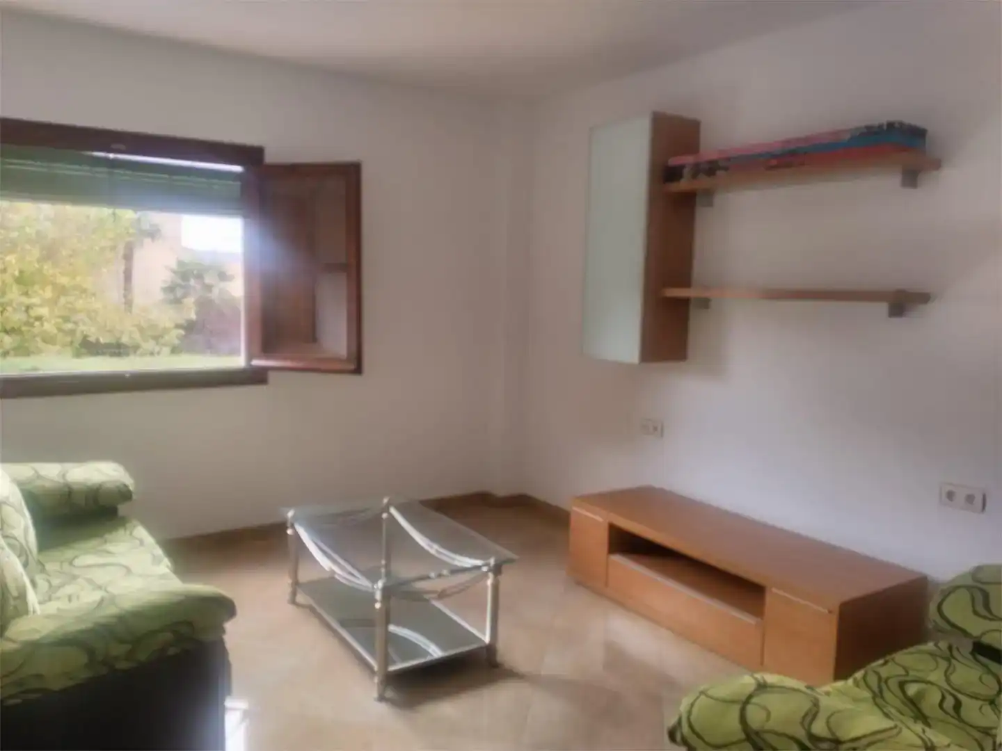 Sala d'estar de Pis de lloguer en Dúrcal amb Aire condicionat, Jardí privat i Traster