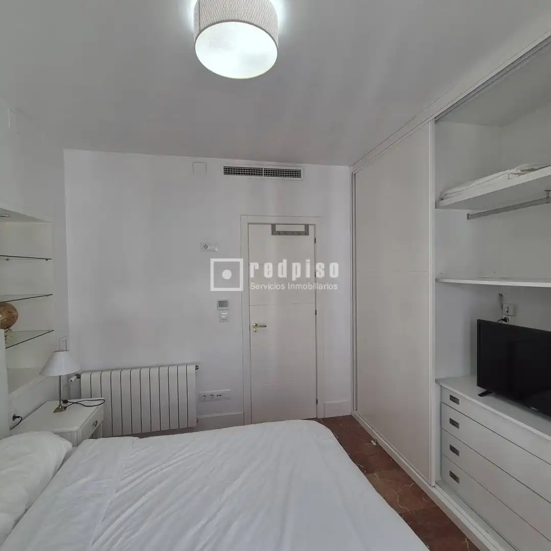 Bedroom of Flat for rent in Sevilla  with Air Conditioner, Terrace and Storage room