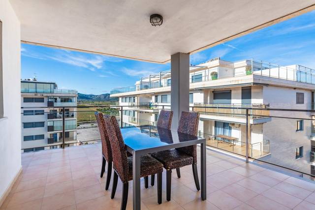 Dúplex en Venta en Av. Central en Costa Marfil