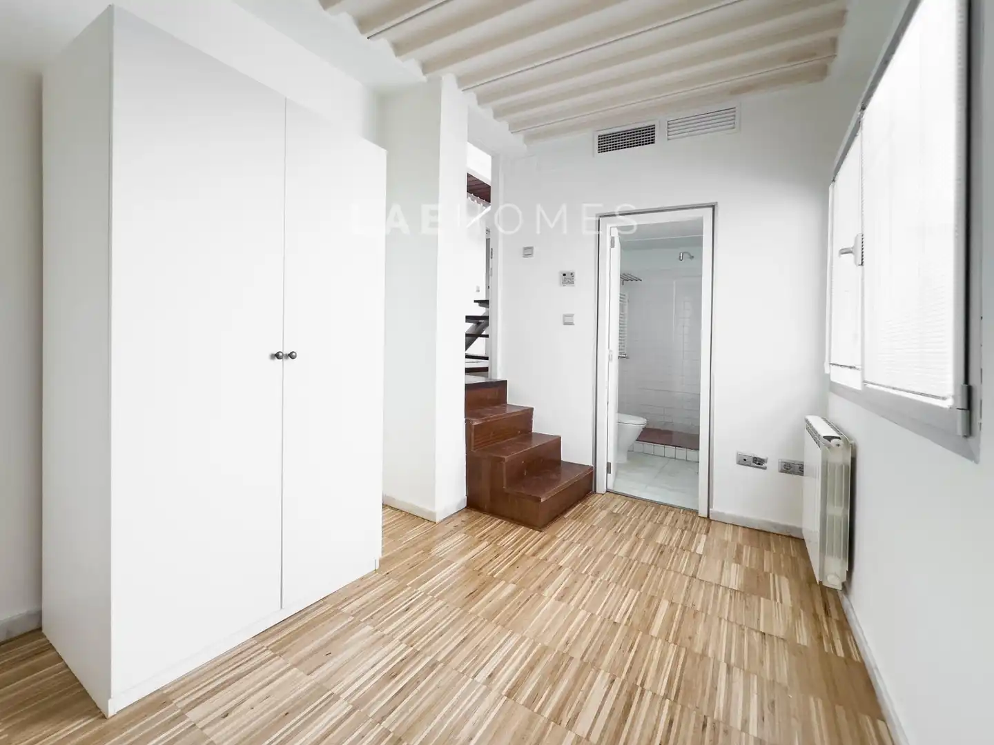 Maisonette zum Verkauf in Sevilla mit Klimaanlage, Heizung und Terrasse