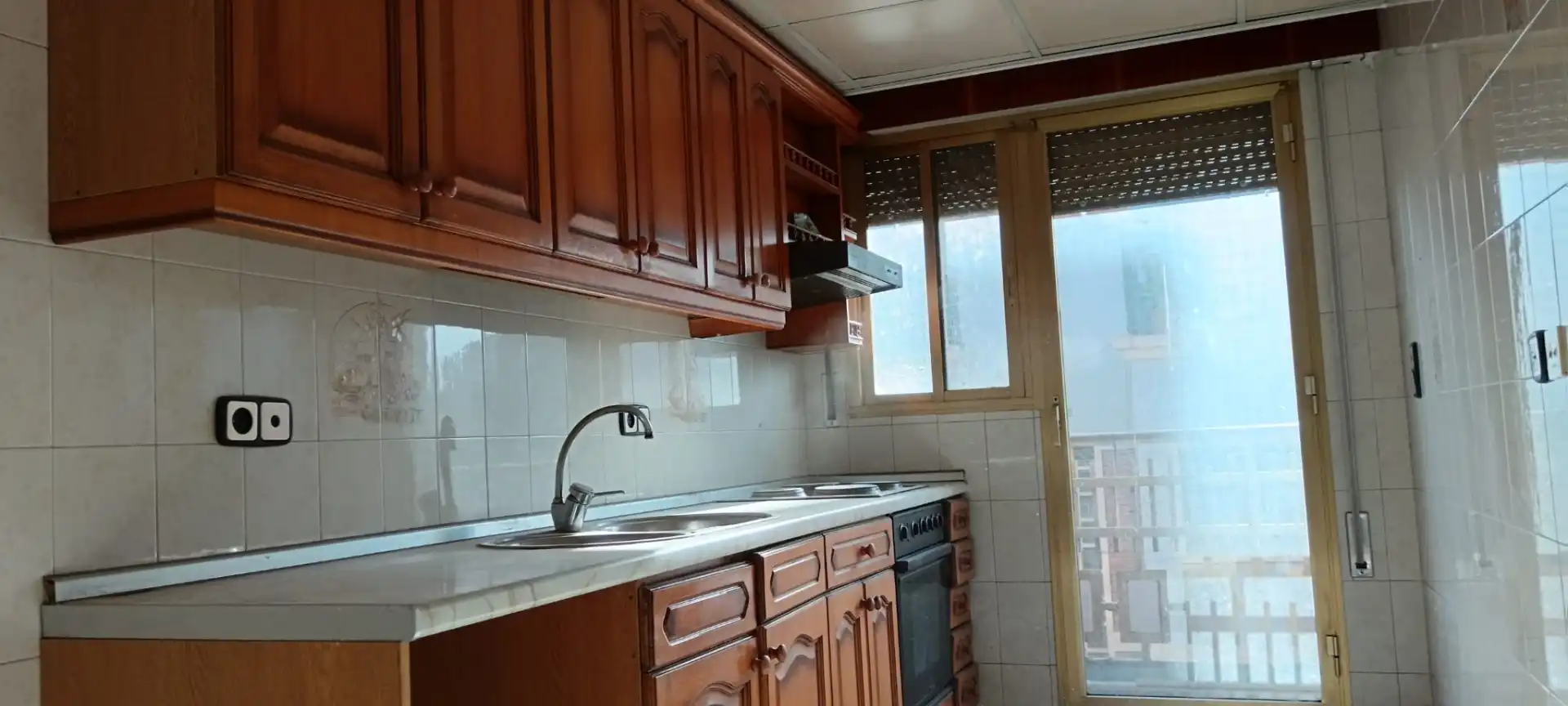 Kitchen of Flat for sale in Zaragoza  with Air Conditioner, Terrace and Storage room