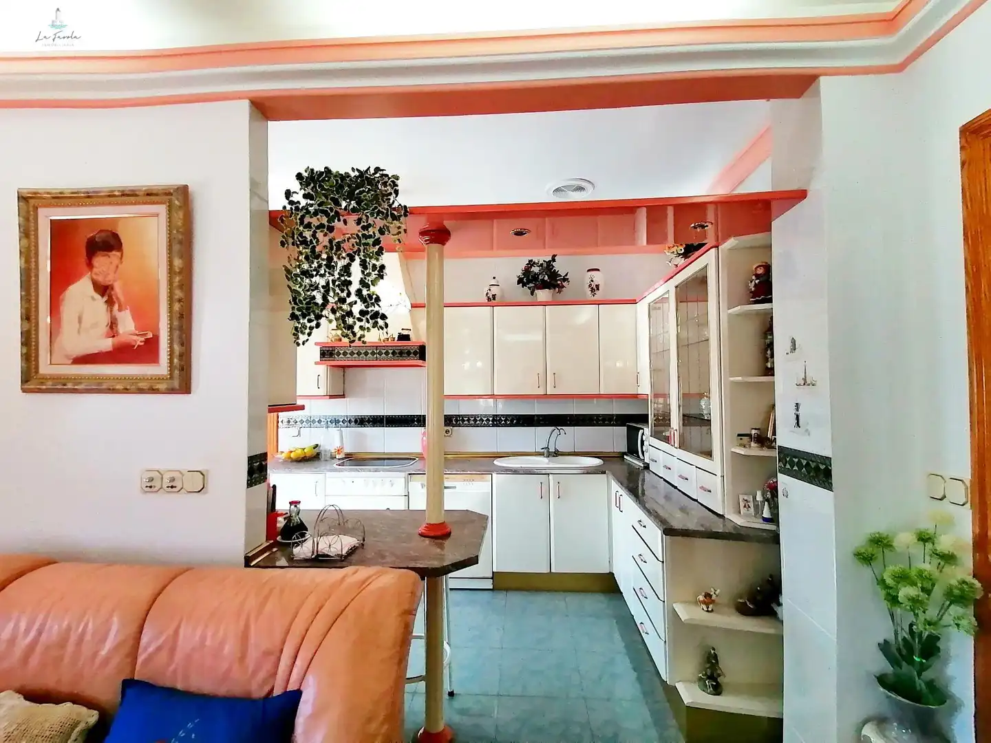 Cuina de Casa o xalet en venda en Loja amb Jardí privat, Terrassa i Traster