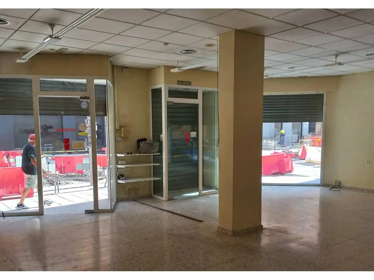 Local comercial en alquiler en Avenida Alfonso XIII 44, imagen 2