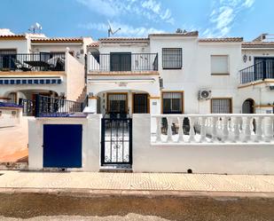Vista exterior de Apartament en venda en Orihuela amb Aire condicionat, Piscina i Moblat