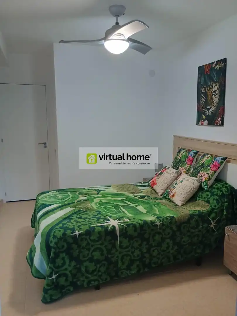Dormitori de Apartament en venda en Benidorm amb Aire condicionat i Piscina comunitària