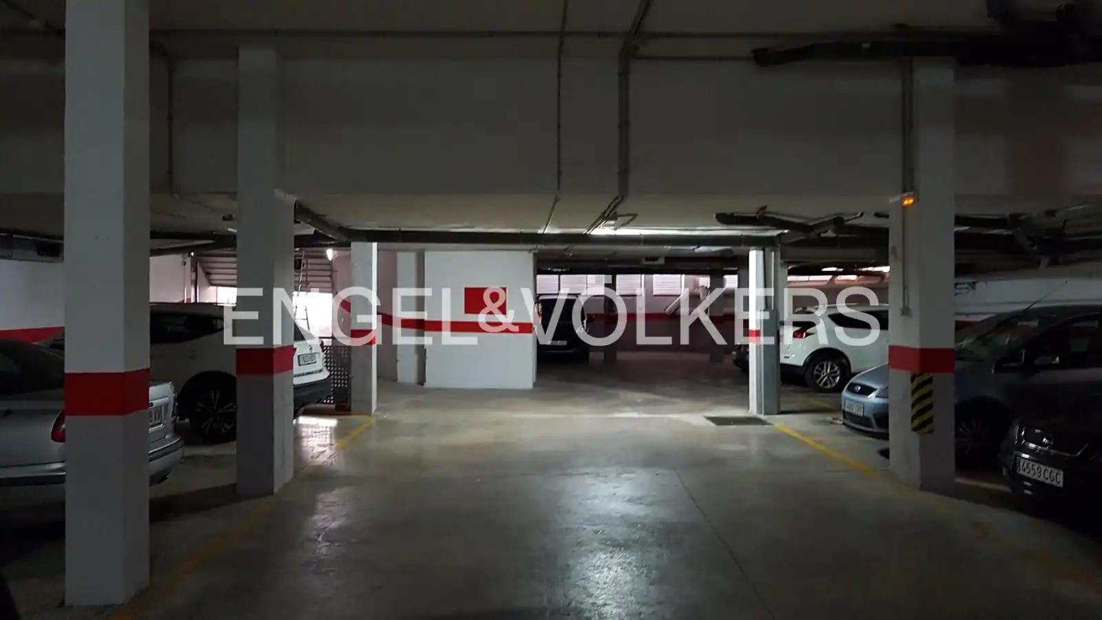 Aparcament de Apartament en venda en Sant Vicenç de Castellet amb Calefacció