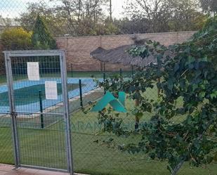 Piscina de Casa adosada en venda en Ciudad Real Capital amb Aire condicionat, Terrassa i Balcó