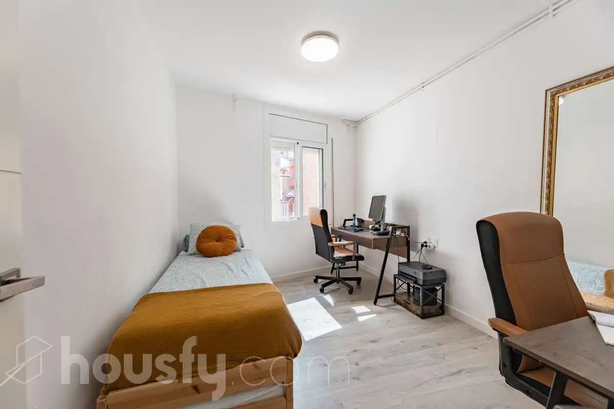 Habitación de Casa o chalet en venta en Viladecans con Balcón