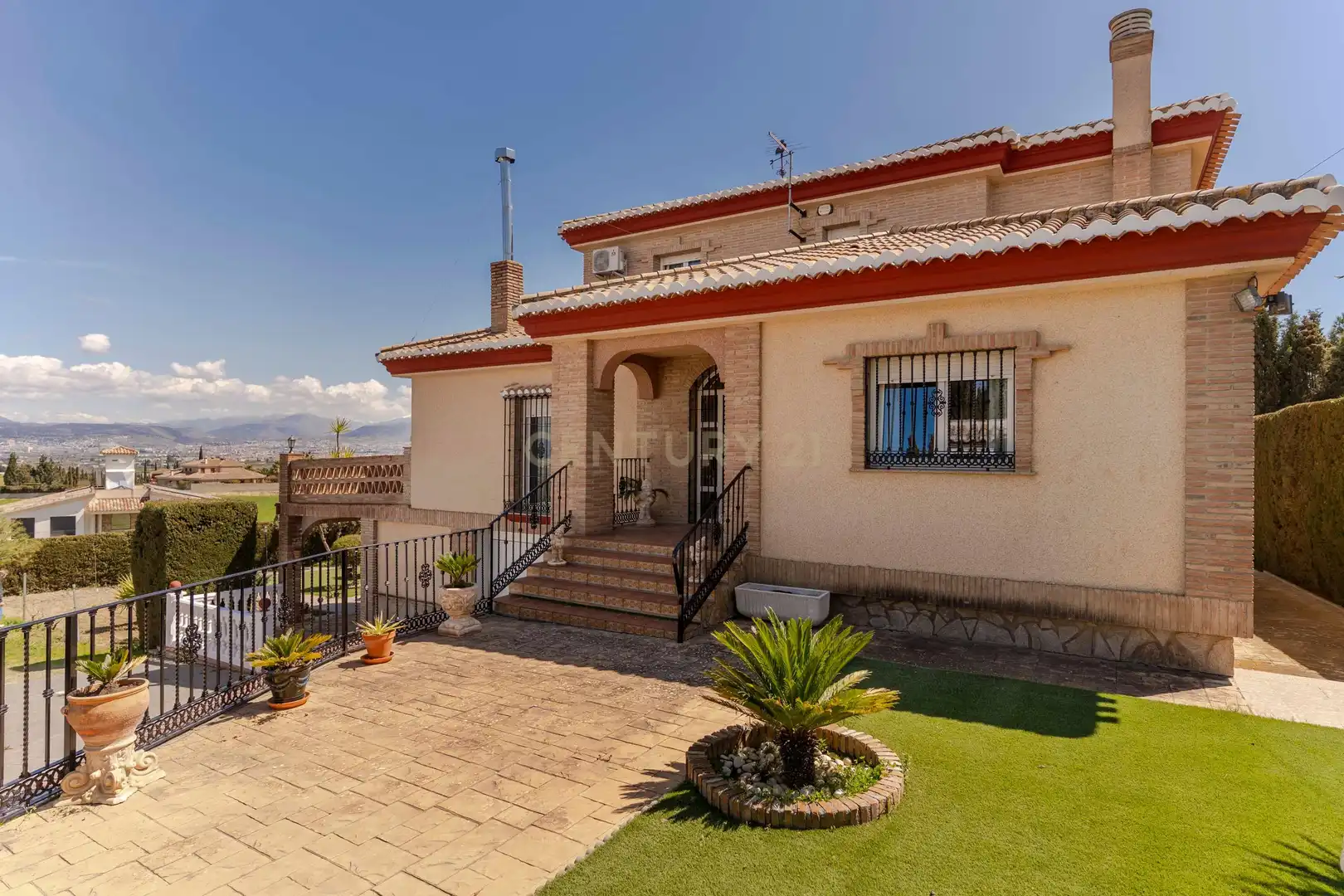 Vista exterior de Casa o chalet en venta en Las Gabias con Jardín privado, Trastero y Piscina