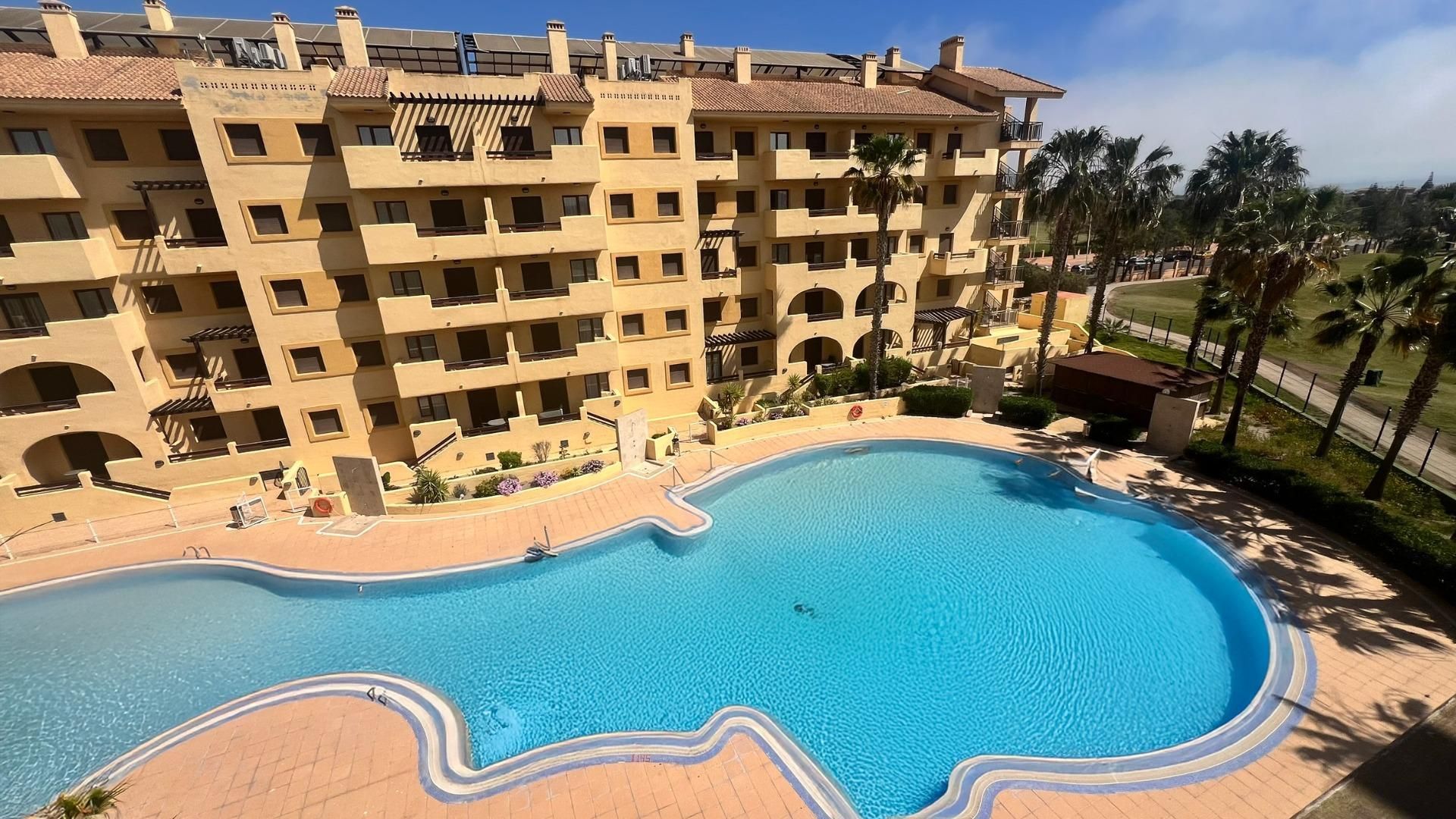 Piscina de Apartament en venda en Los Alcázares amb Aire condicionat, Calefacció i Jardí privat