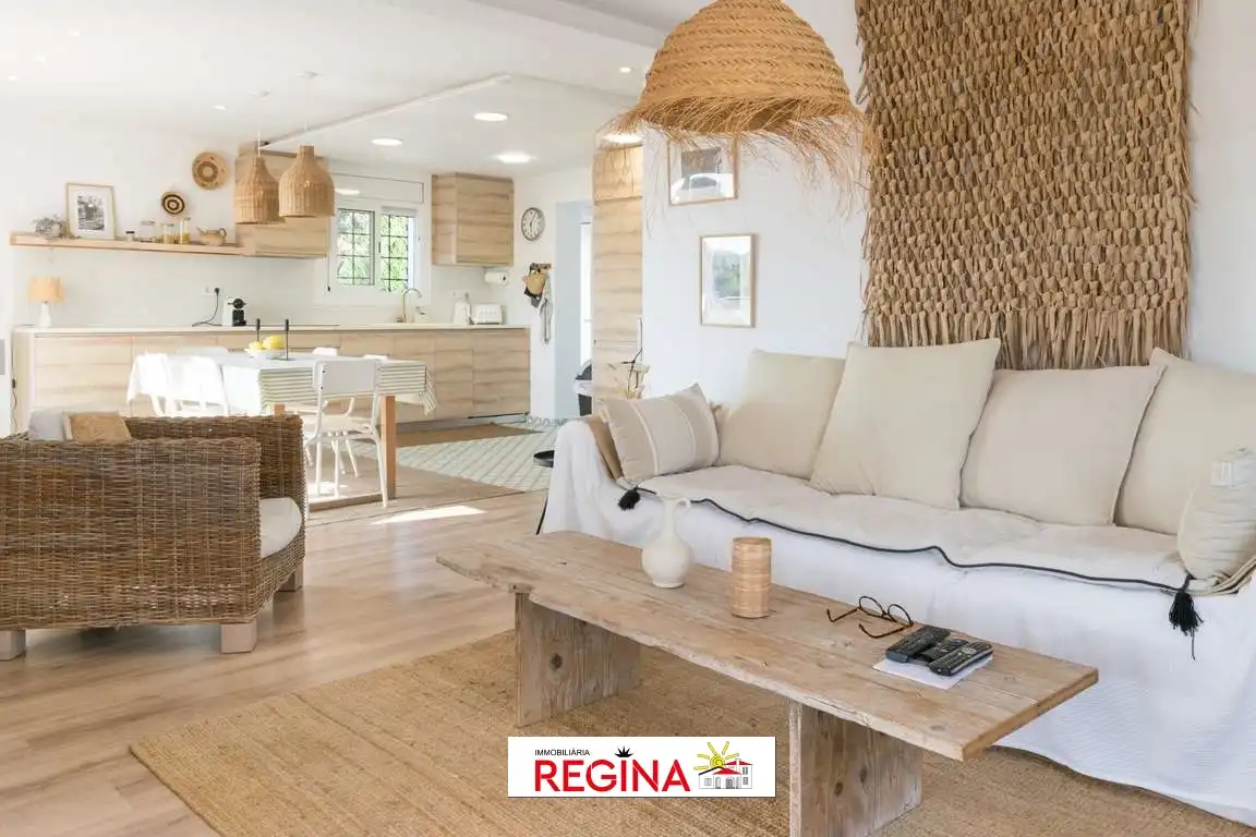Chalet con piscina en venta en Carrer Pinedes, imagen 3