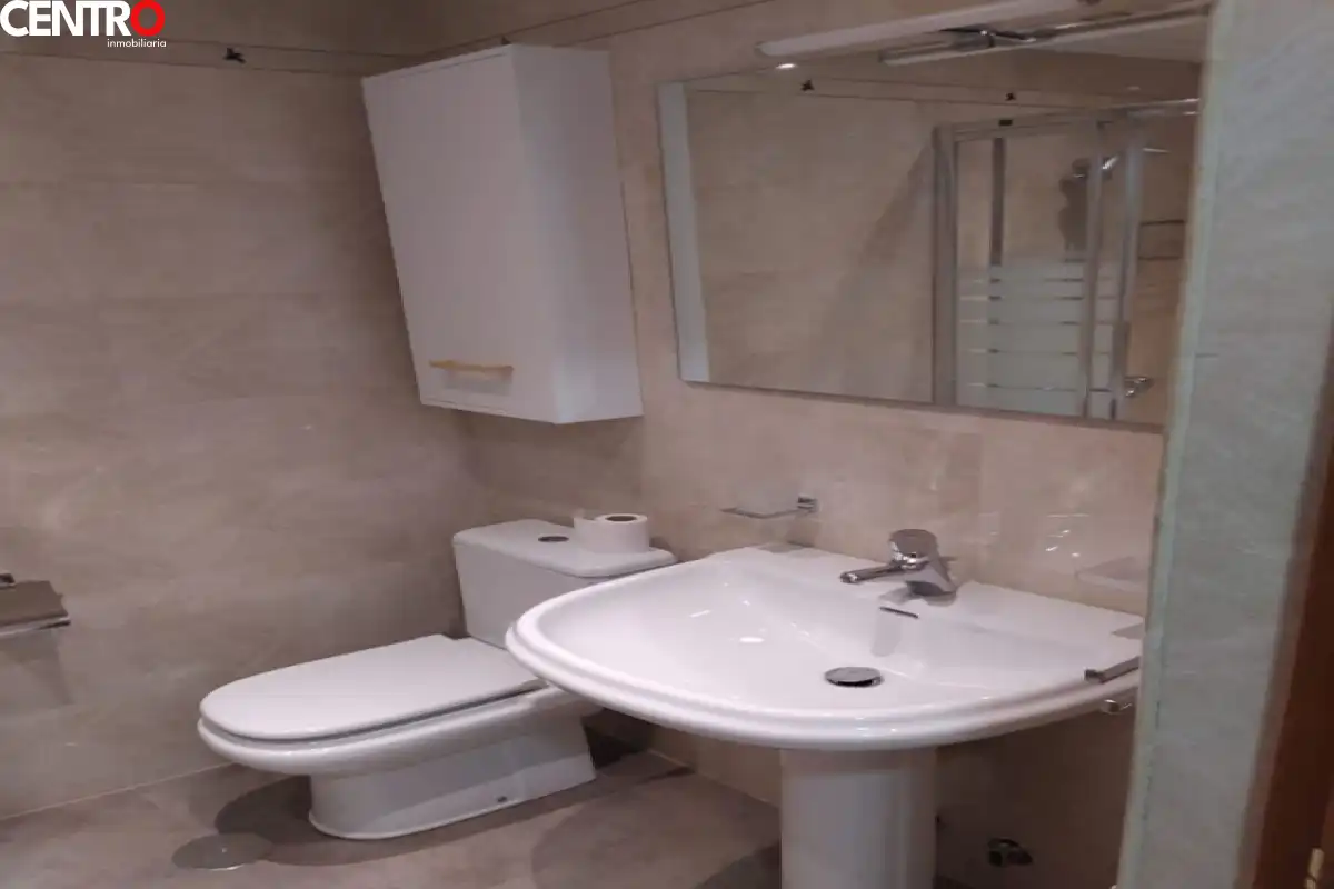 Bany de Pis de lloguer en Granada amb Aire condicionat i Calefacció