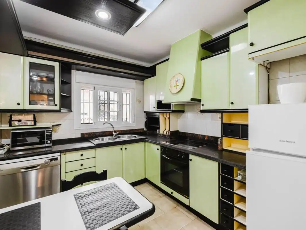 Cocina de Casa adosada en venta en Torrox con Aire acondicionado, Calefacción y Terraza