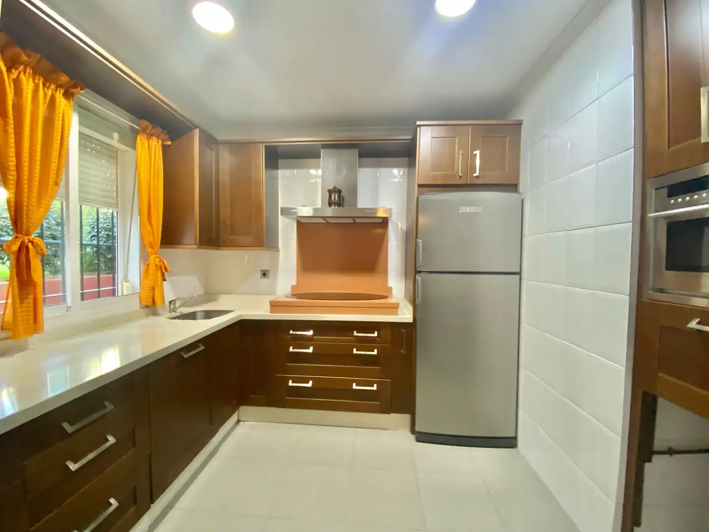 Cocina de Casa adosada en venta en Alcalá de Guadaira con Calefacción y Horno