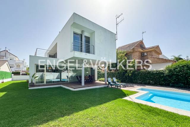 Casa-chalet en Alquiler en Avinguda dels Tamarindes en Corinto - Almarda